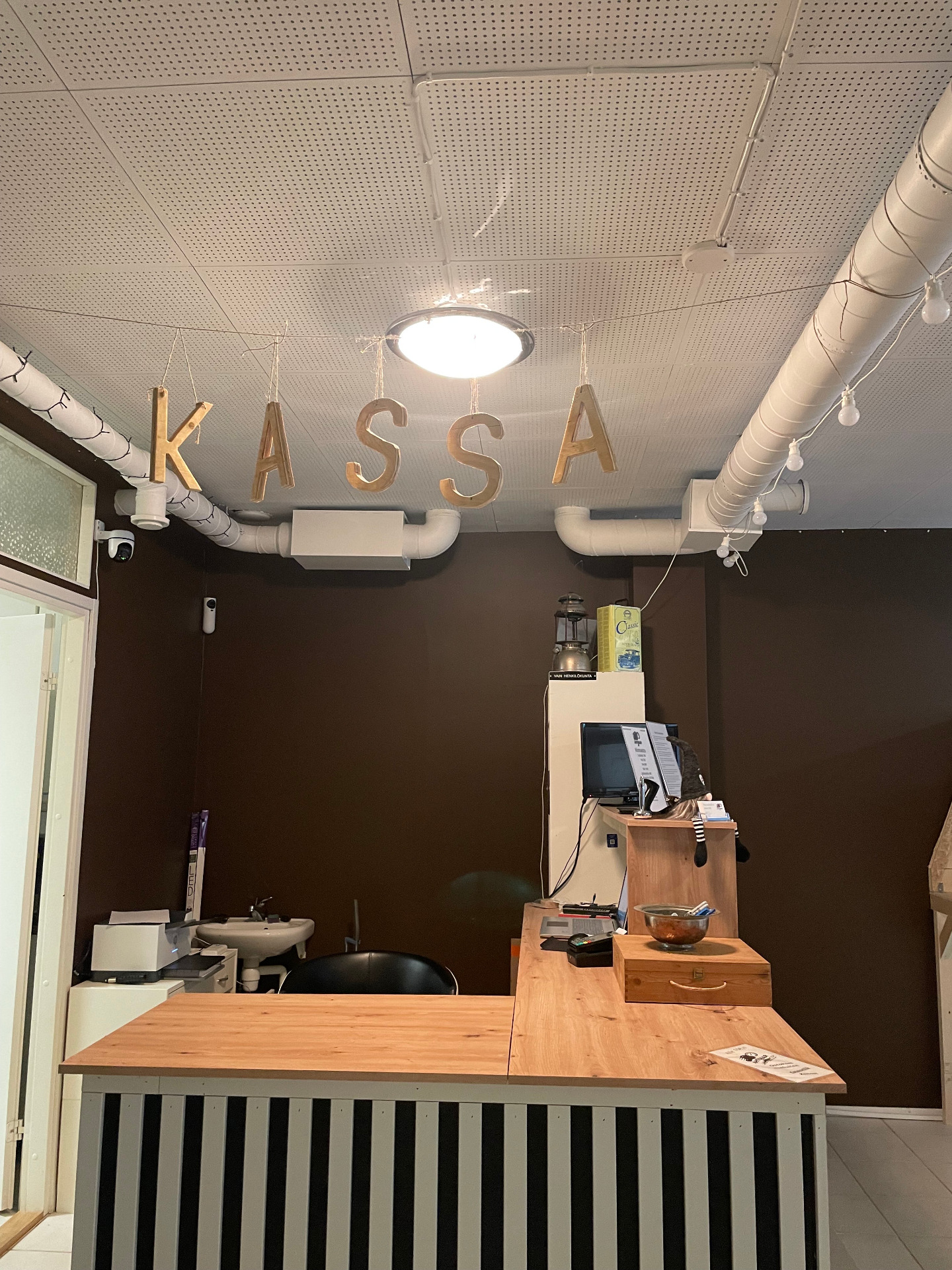 Itse tehty kassakyltti